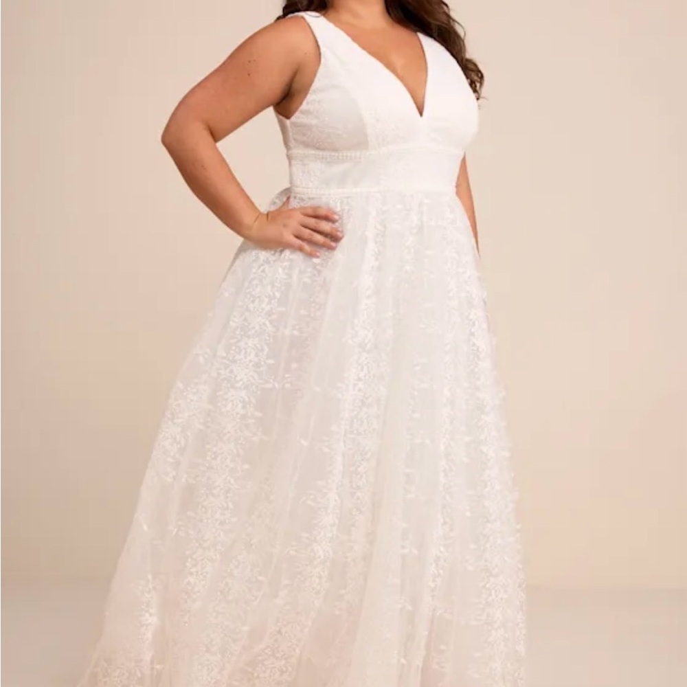 Lulus Ivory Sweetest Beloved Mesh Embroidered
Sleeveless Maxi Wedding Dress 2X